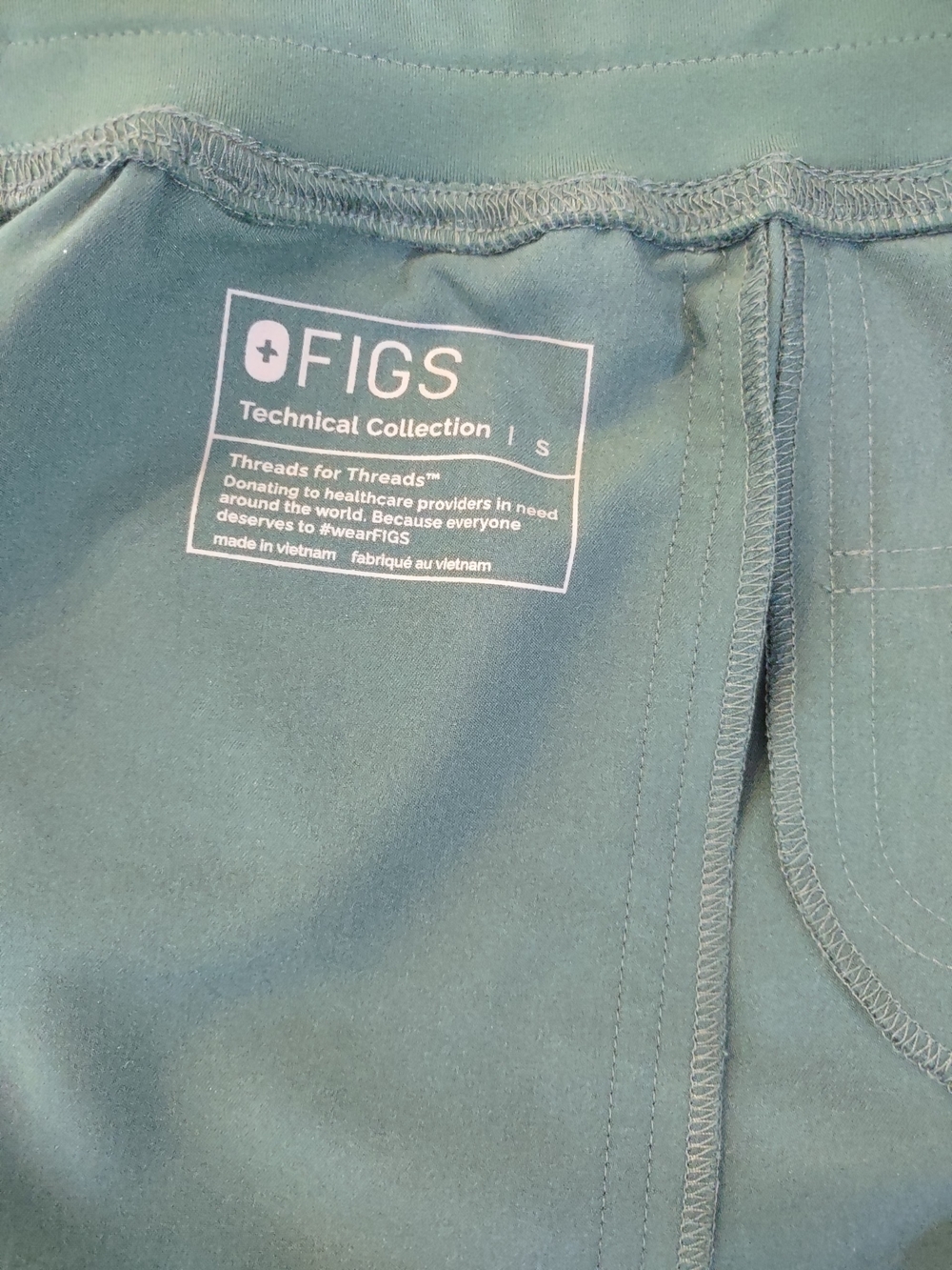 Figs Forest Green Scrub Set - Picture 5 of 6